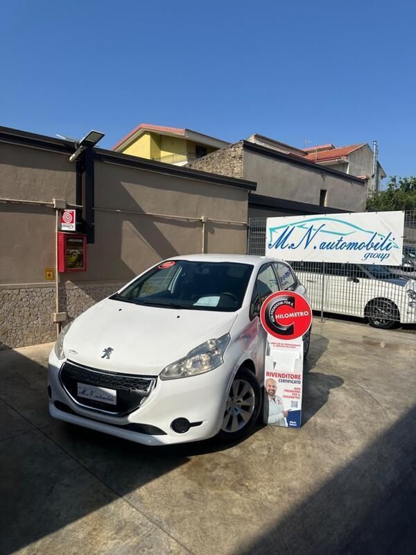 Usata Peugeot 208 Active 82 CV (60 kW) 2013 Bianco Utilitaria
