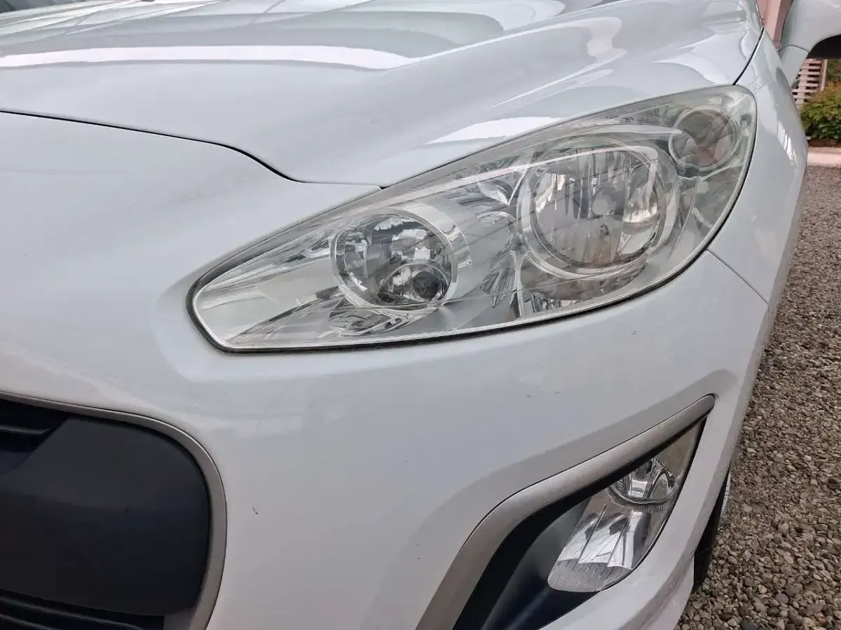 Usata Peugeot 308 Access 111 CV (81 kW) 2013 Bianco Berlina