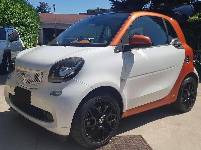 Bianco Usata 2014 Smart ForTwo Coupé Edition #1 Due volumi | 7400 € (Buon prezzo) - Immagine 1/4