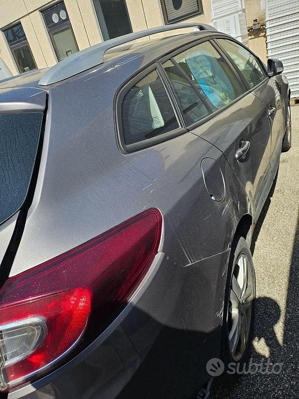 Usata Renault Mégane GrandTour 110 CV (80 kW) 2013 Grigio Station wagon