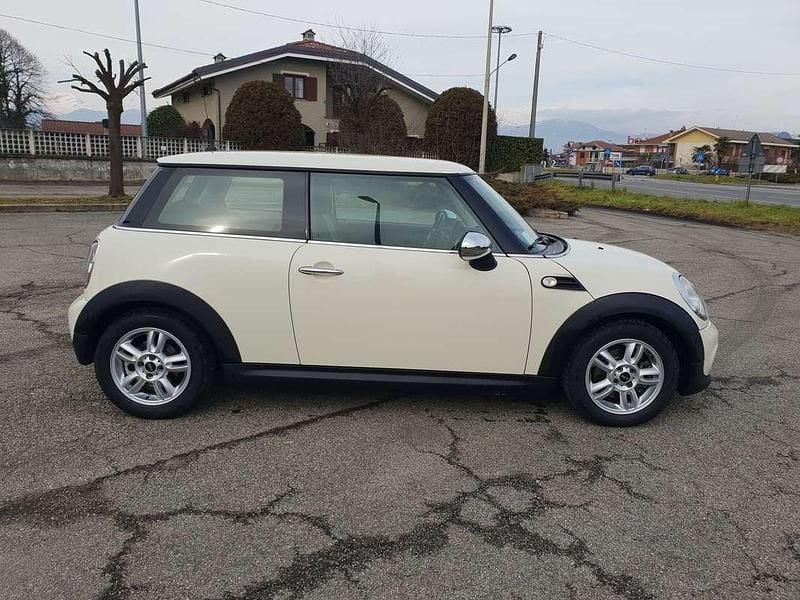Usata Mini ONE 75 CV (55 kW) 2011 Beige Utilitaria