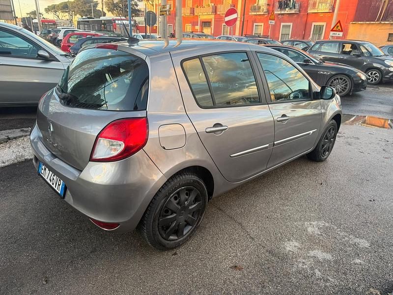 Usata Renault Clio IV Dynamique 74 CV (54 kW) 2012 Grigio Berlina