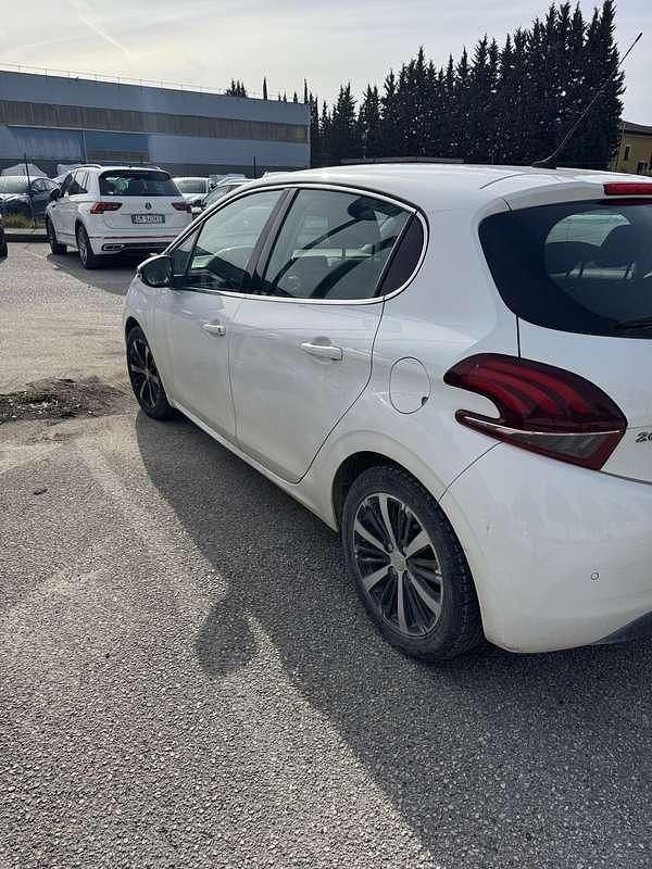 Usata Peugeot 208 Allure 69 CV (50 kW) 2017 Bianco Utilitaria