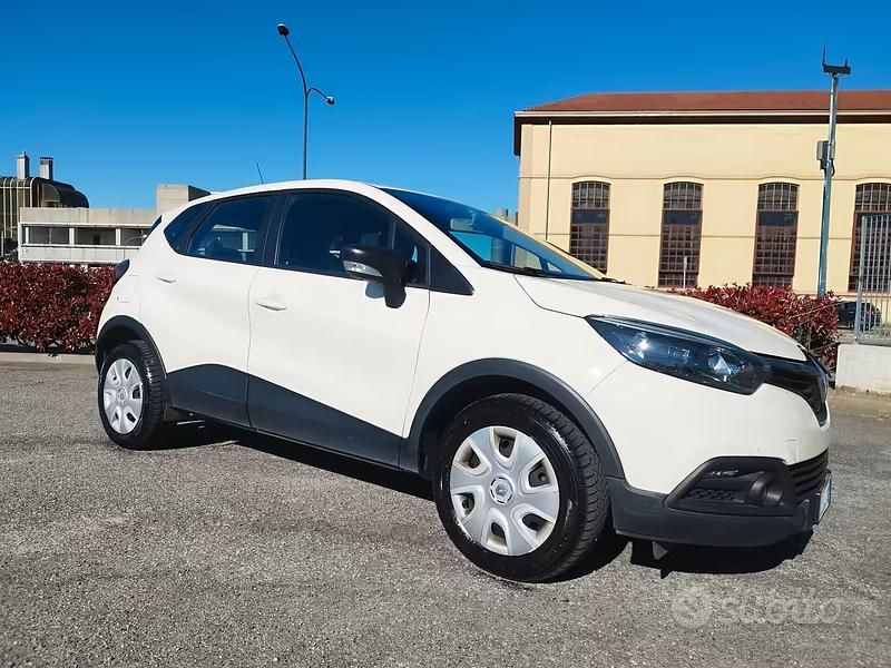 Usata Renault Captur 90 CV (66 kW) 2017 Beige SUV