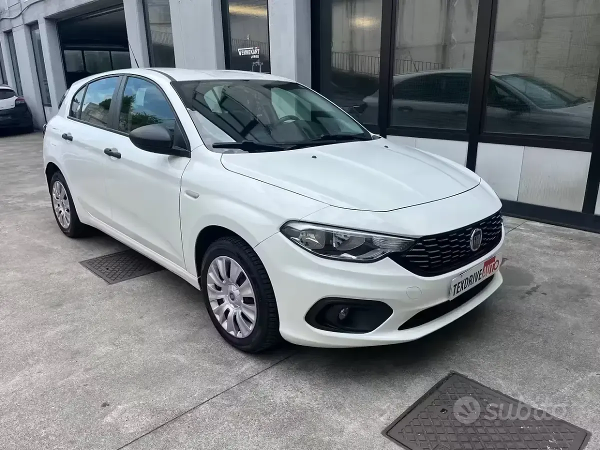 Usata Fiat Tipo Easy 120 CV (88 kW) 2018 Bianco Berlina