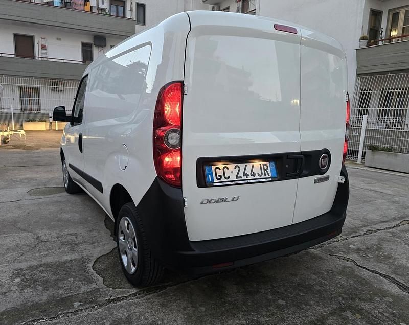 Usata Fiat Doblò Easy 95 CV (69 kW) 2020 Bianco Monovolume