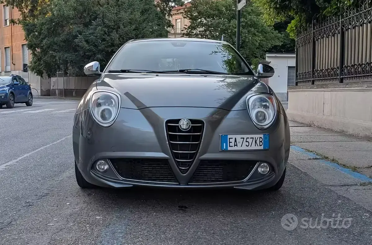 Usata Alfa Romeo MiTo 120 CV (88 kW) 2010 Grigio Utilitaria