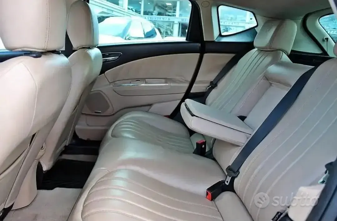 Usata Lancia Delta 190 CV (139 kW) 2010 Nero Utilitaria