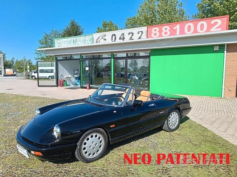 Begagnad Alfa Romeo Spider 117 HK (86 kW) 1992 Cab