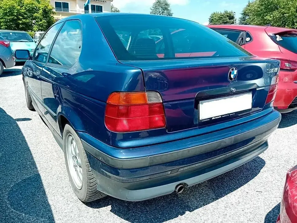Usata BMW 316 Compact 101 CV (74 kW) 1995 Blu Utilitaria