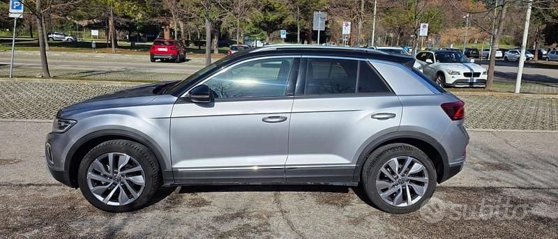 Usata VW T-Roc Style 150 CV (110 kW) 2023 Grigio SUV