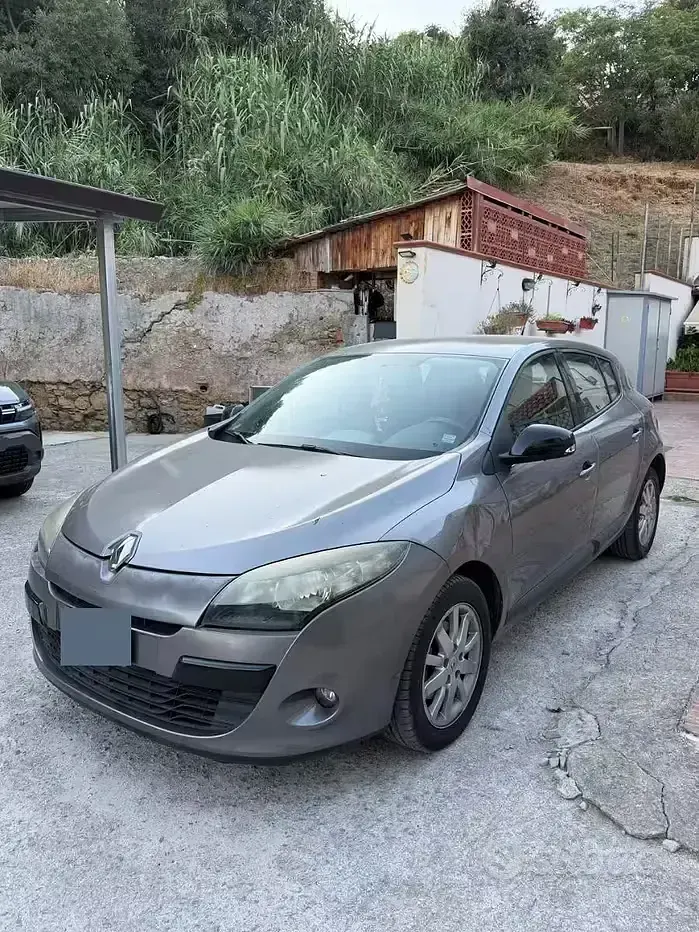 Usata Renault Mégane 110 CV (80 kW) 2011 Grigio Berlina