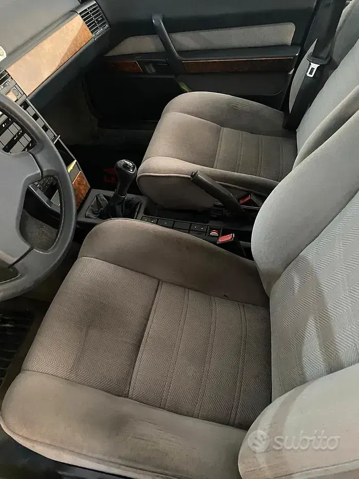 Usata Alfa Romeo 164 188 CV (138 kW) 1989 Nero Berlina