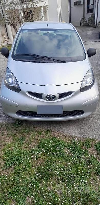 Usata Toyota Aygo 68 CV (50 kW) 2008 Grigio Utilitaria