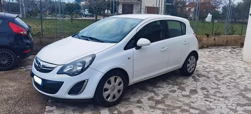 Usata Opel Corsa Edition 85 CV (62 kW) 2014 Bianco Utilitaria