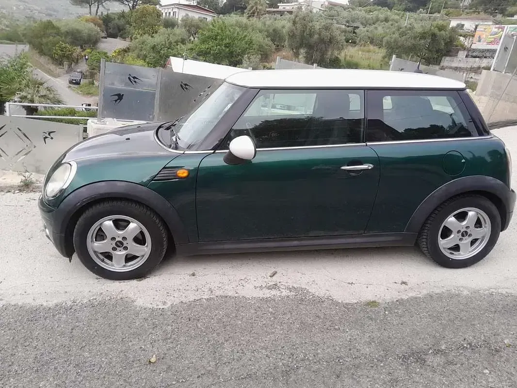 Usata Mini Cooper D 110 CV (80 kW) 2008 Verde Utilitaria
