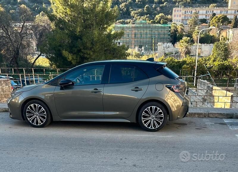 Usata Toyota Corolla 98 CV (72 kW) 2019 Utilitaria