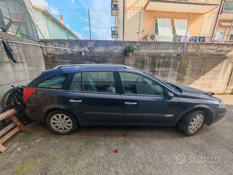 Usata Renault Laguna II 120 CV (88 kW) 2003 Grigio Station wagon