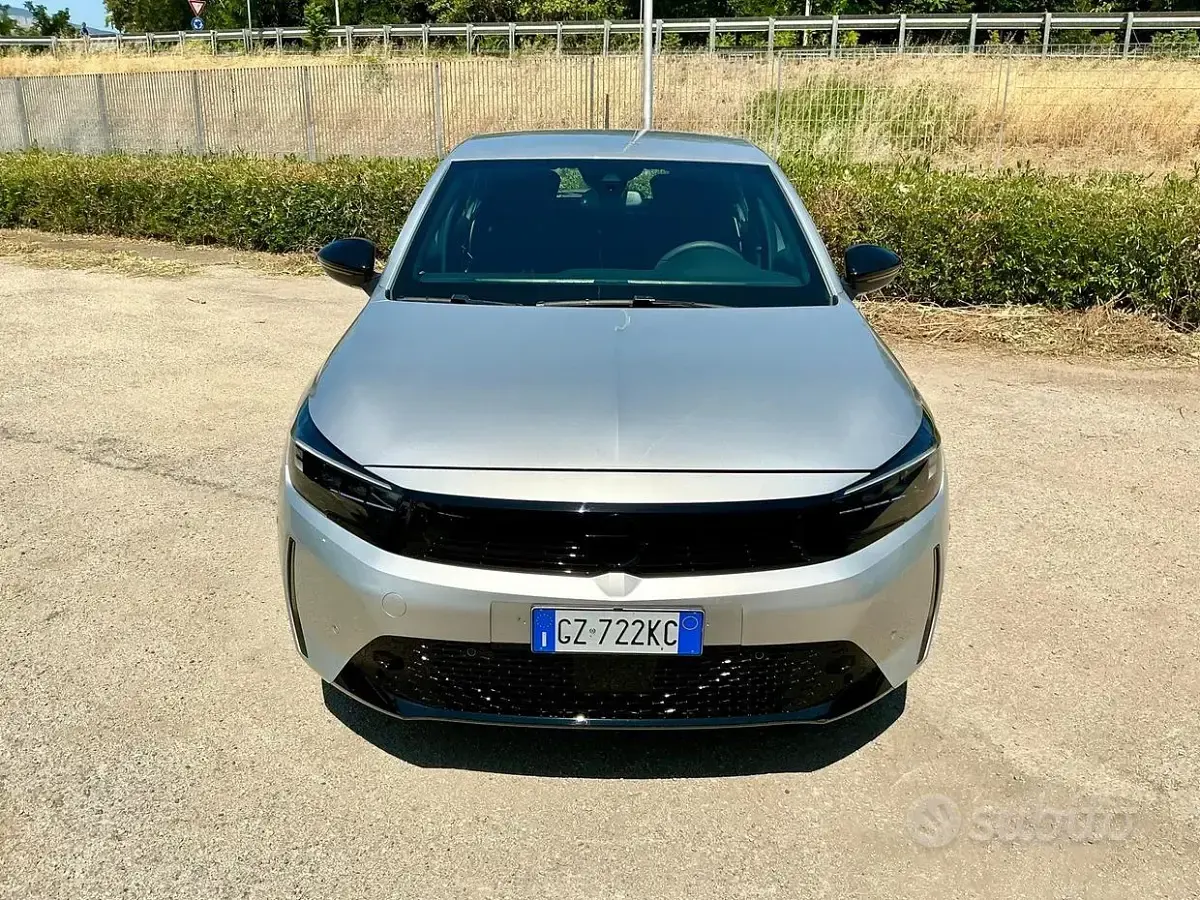 Usata Opel Corsa 101 CV (74 kW) 2025 Grigio Utilitaria