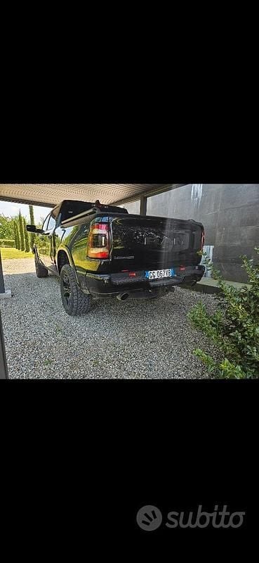 Usata RAM 1500 2022 Nero Pick-up