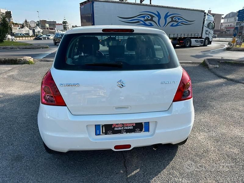 Second-hand Suzuki Swift GL 92 CP (67 kW) 2008 Alb Berlinǎ