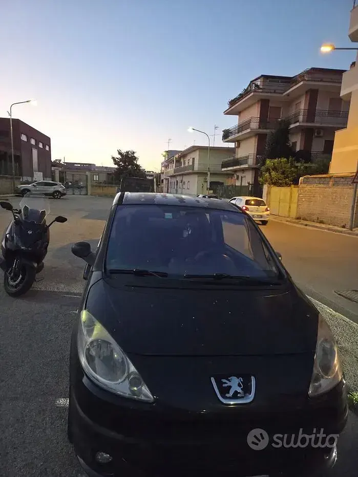 Usata Peugeot 1007 68 CV (50 kW) 2007 Nero Monovolume