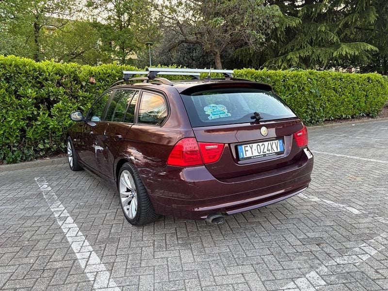 Usata BMW 320 Efficient Dynamics 177 CV (130 kW) 2009 Rosso Station wagon