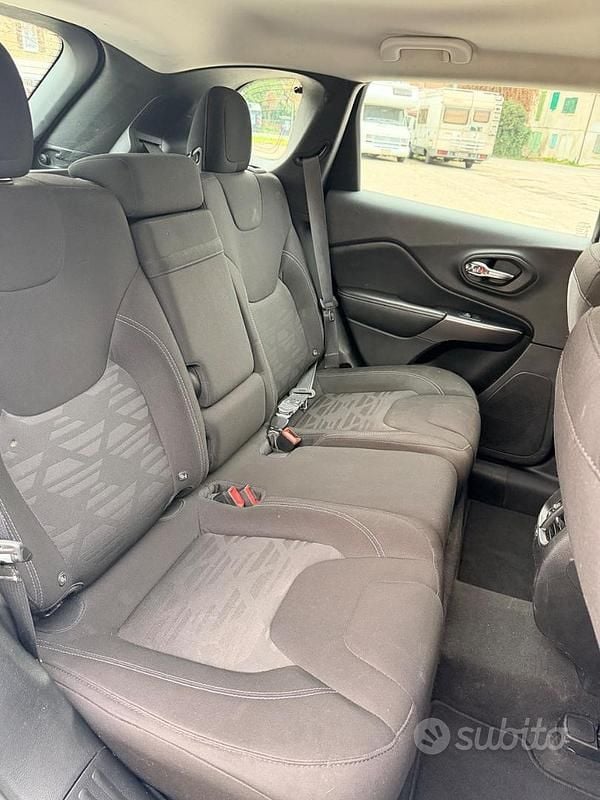 Usata Jeep Cherokee Longitude 194 CV (142 kW) 2019 SUV