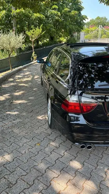 Usata BMW 325 197 CV (144 kW) 2008 Nero Station wagon