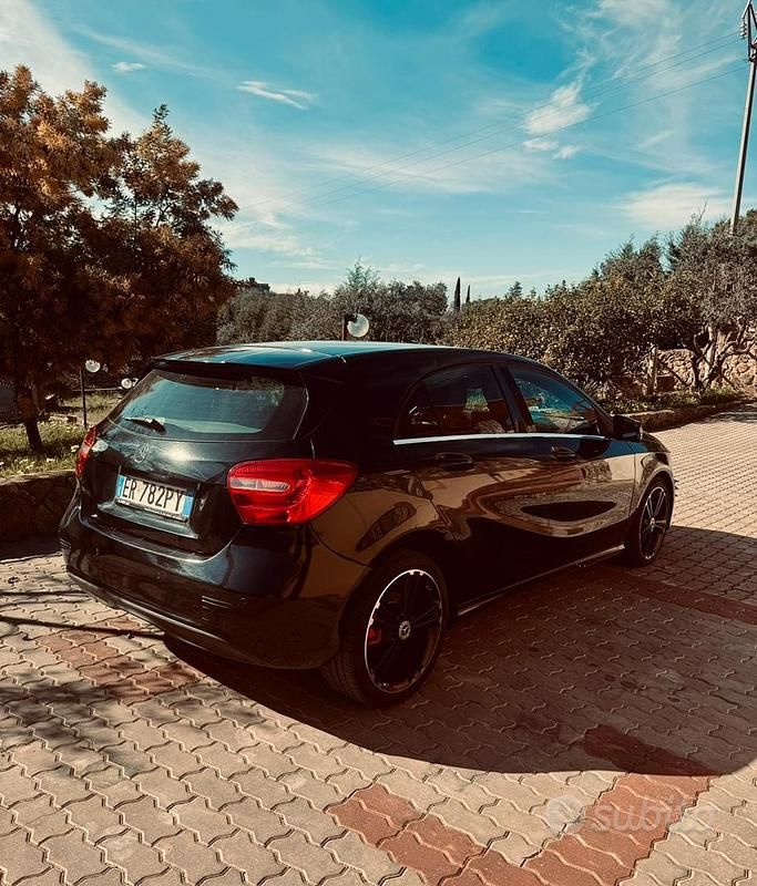 Usata Mercedes A180 109 CV (80 kW) 2013 Nero Berlina