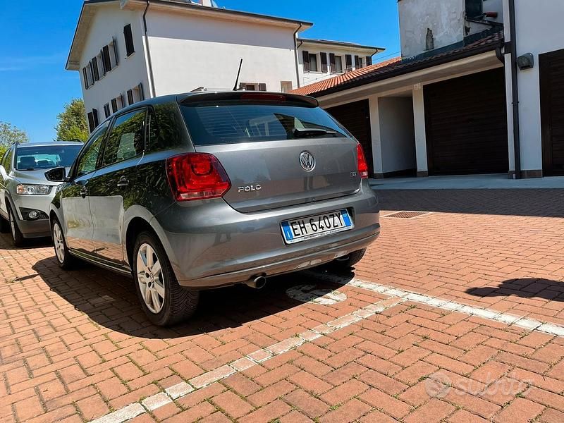 Usata VW Polo 105 CV (77 kW) 2011 Grigio Berlina