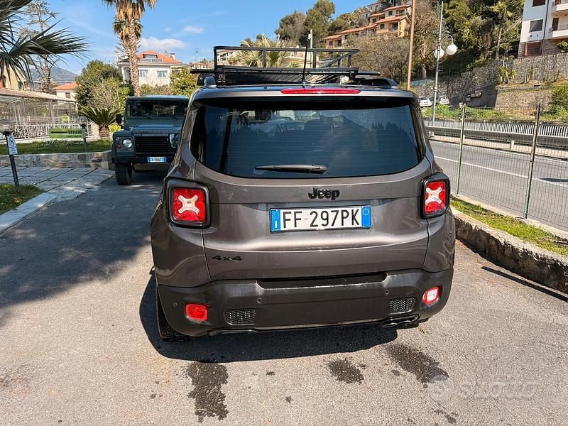 Usata Jeep Renegade Limited 140 CV (102 kW) 2015 Grigio SUV