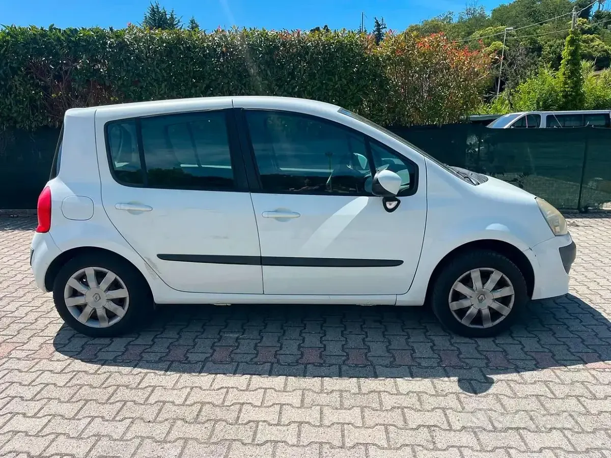 Usata Renault Modus 88 CV (64 kW) 2012 Bianco Monovolume