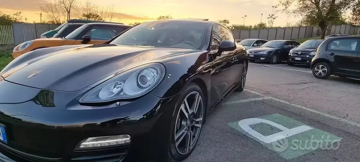 Usata Porsche Panamera 250 CV (183 kW) 2012 Nero Utilitaria