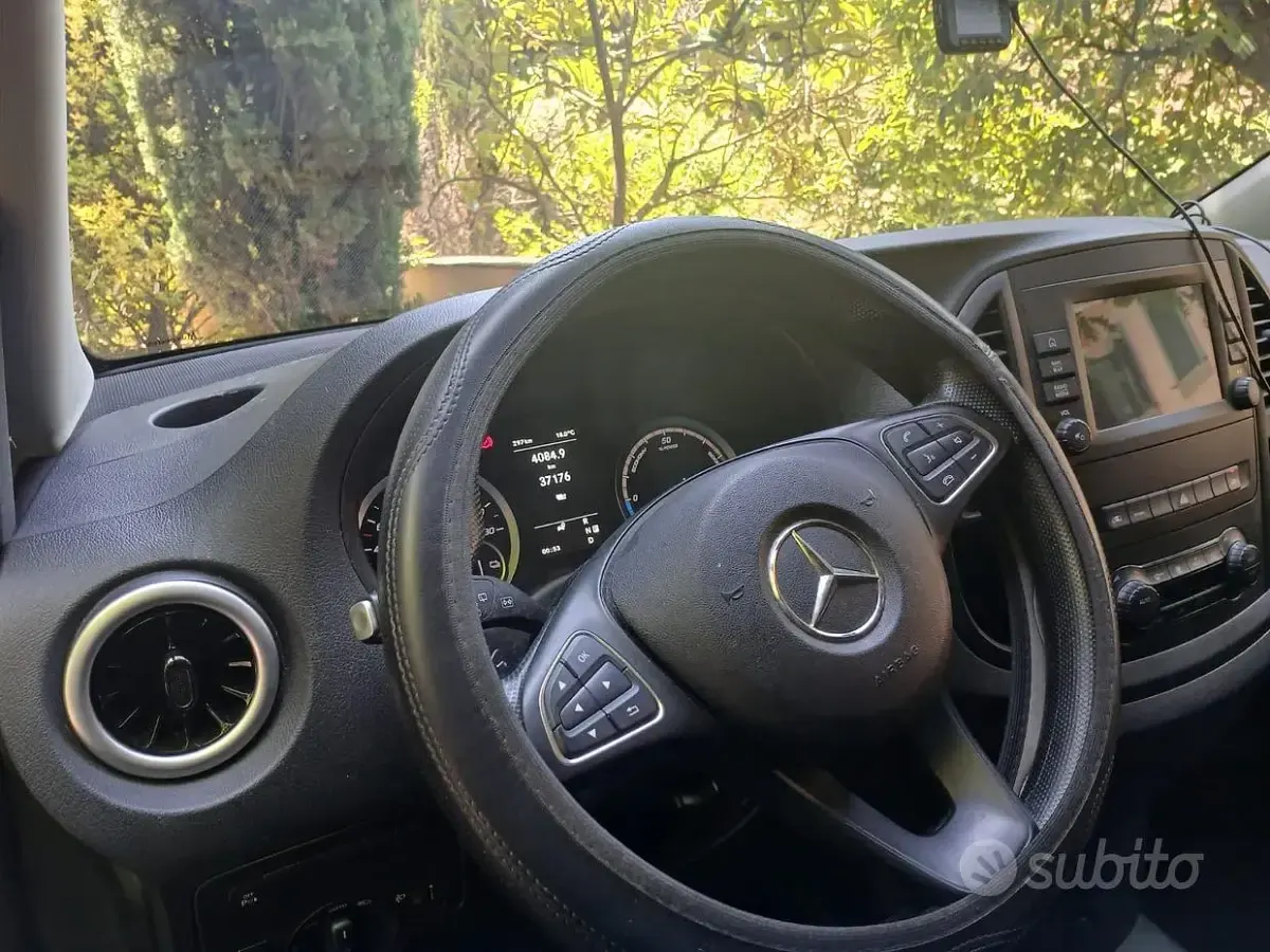 Usata Mercedes e-Vito 69 kW (95 CV) 2022 Nero Furgone