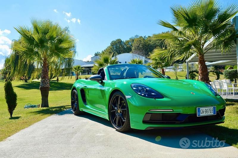 Usata Porsche 718 2023 Verde Cabrio