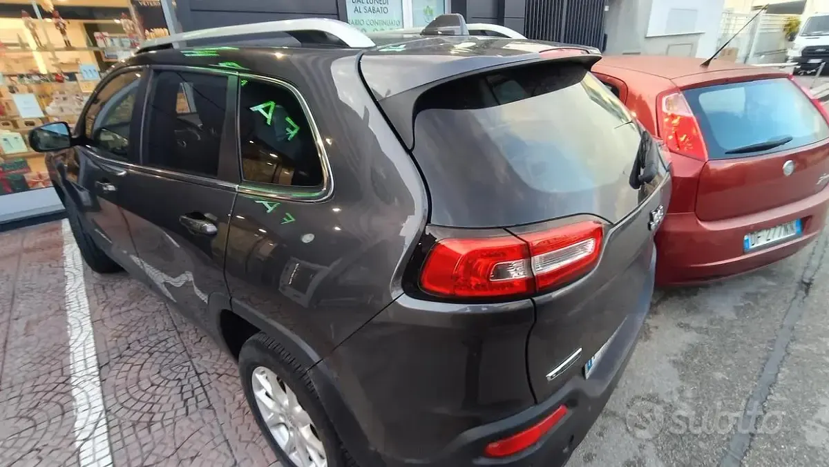 Usata Jeep Cherokee 80 CV (58 kW) 2014 SUV