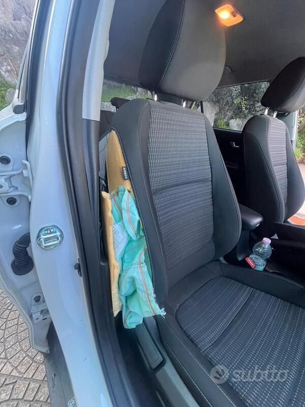 Usata Kia Stonic Style 84 CV (61 kW) 2023 Bianco SUV