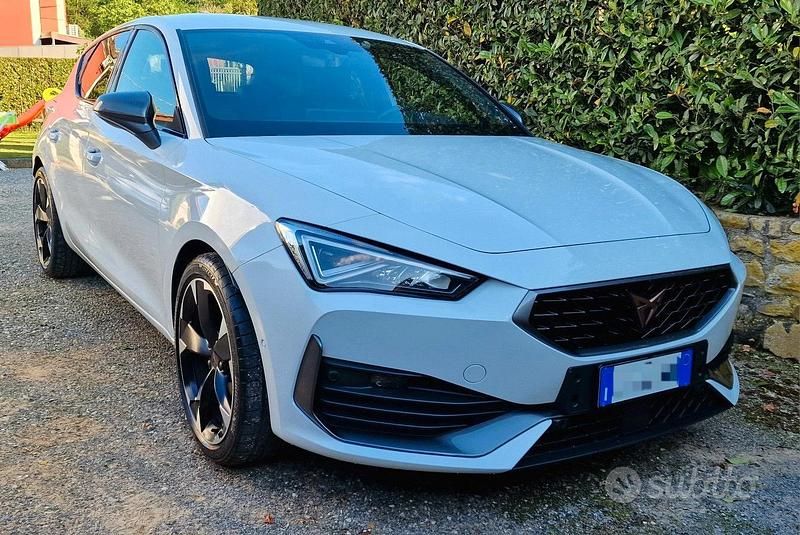 Usata Cupra Leon 190 CV (139 kW) 2024 Bianco Berlina