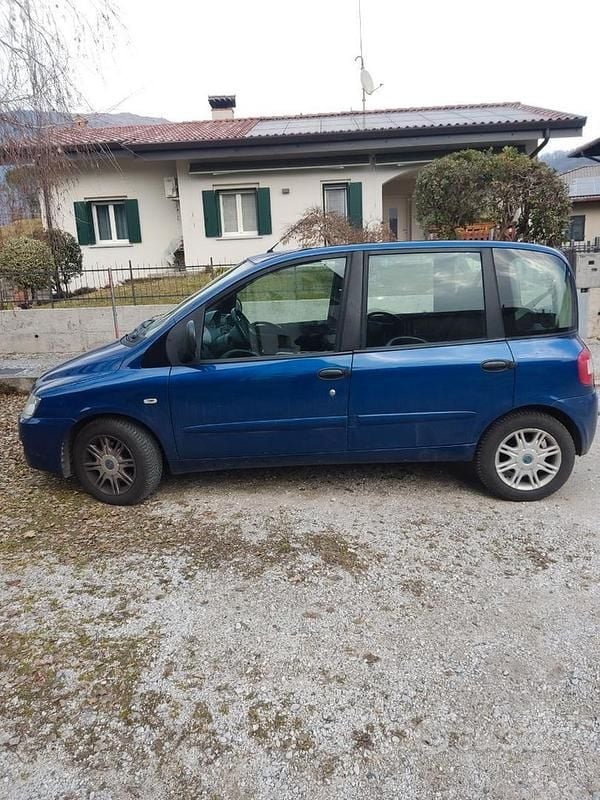 Blu/azzurro Usata 2008 Fiat Multipla Dynamic Monovolume | 2000 € (Super prezzo) - Immagine 1/4