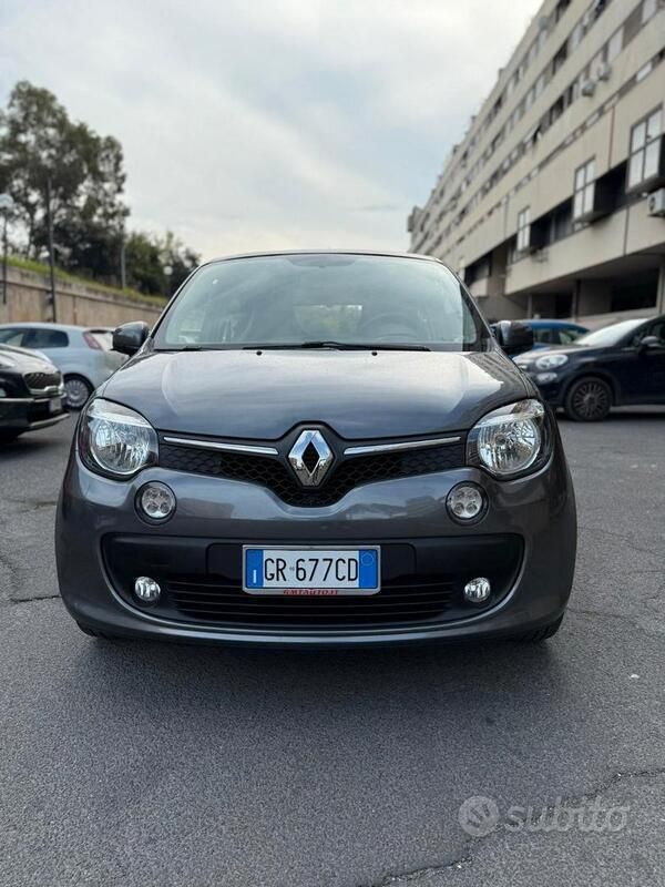Nero Usata 2023 Renault Twingo Due volumi | 13.000 € (Cara) - Immagine 1/4
