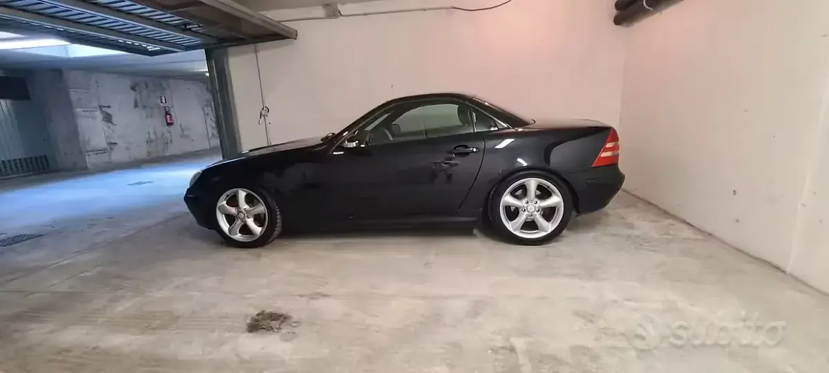 Usata Mercedes SLK320 218 CV (160 kW) 2000 Nero Cabrio