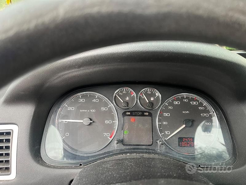 Nero Usata 2007 Peugeot 307 Station wagon | 1500 € (Buon prezzo) - Immagine 1/4