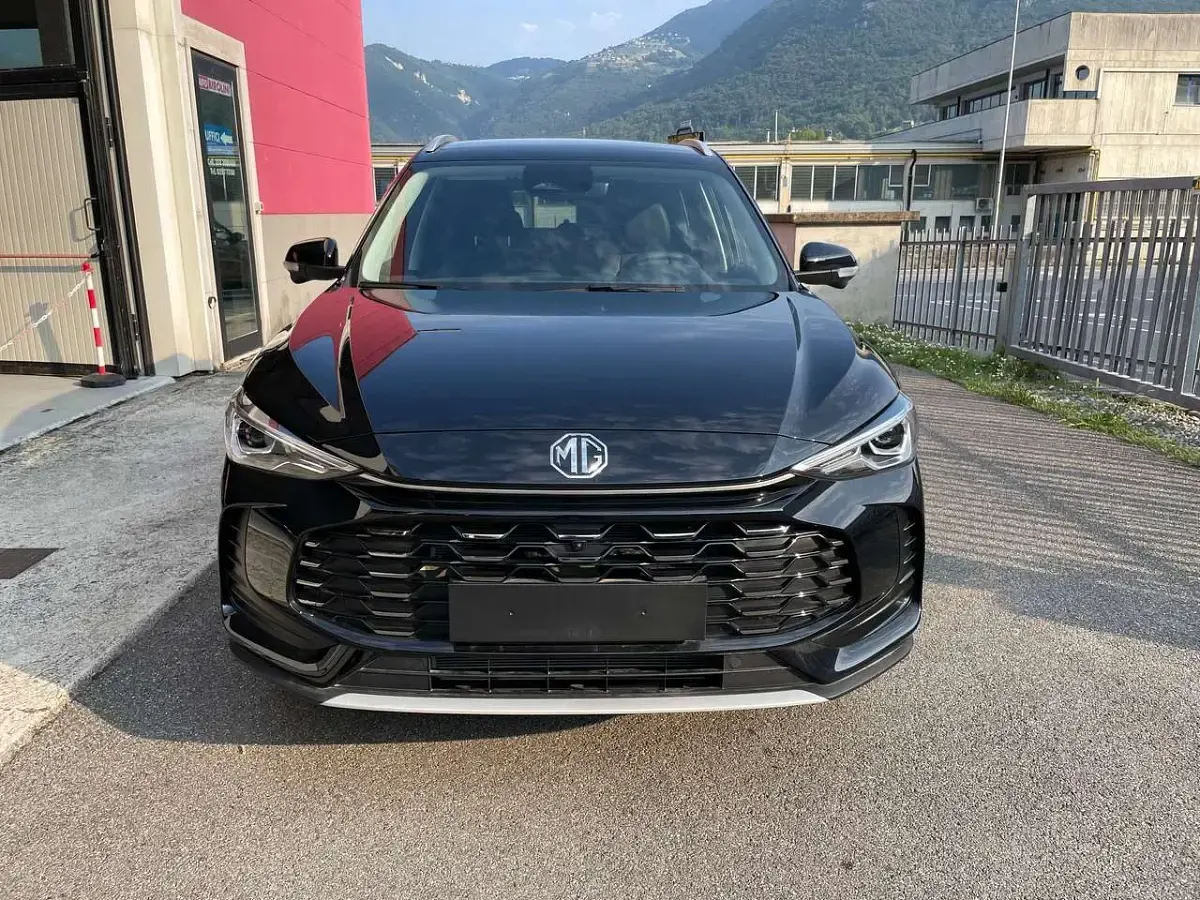 Nuova MG ZS Luxury 116 CV (85 kW) 2026 Nero SUV