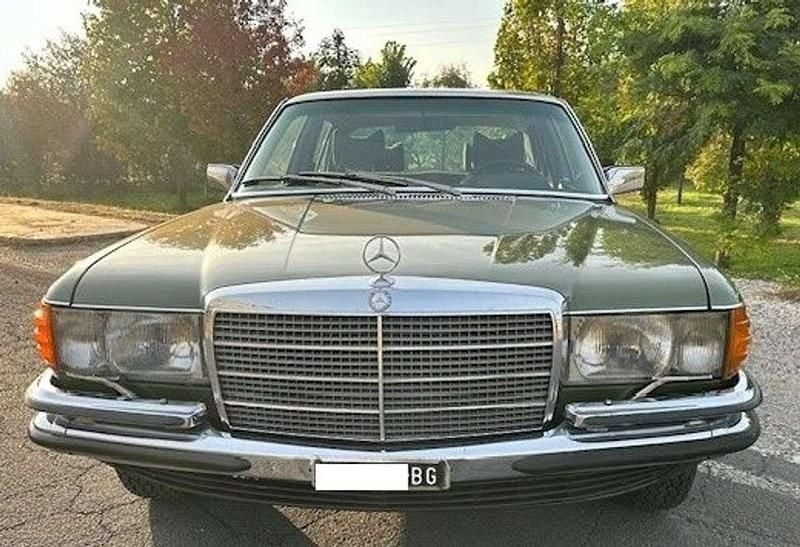 Usata Mercedes 450 220 CV (161 kW) 1976 Verde Berlina