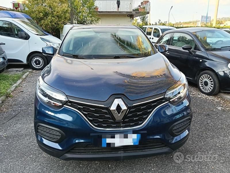 Usata Renault Kadjar Business 140 CV (102 kW) 2020 Blu SUV