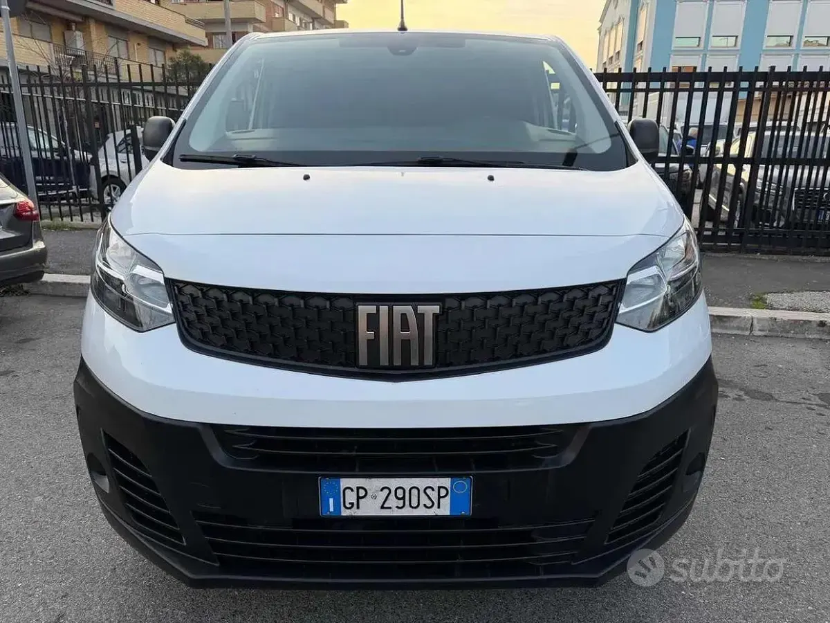 Usata Fiat Scudo Lounge 120 CV (88 kW) 2023 Bianco Furgone