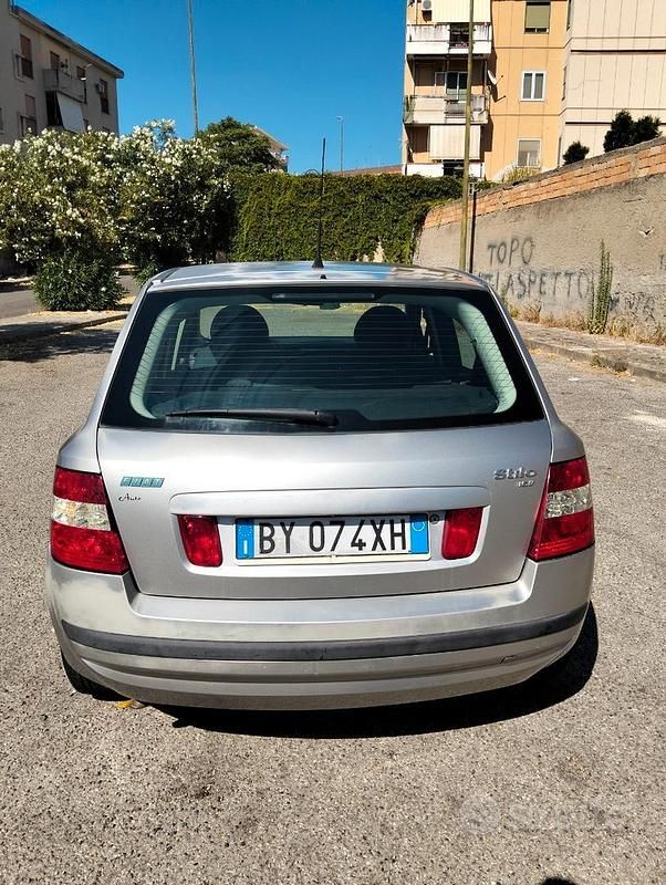 Usata Fiat Stilo Dynamic 103 CV (75 kW) 2002 Grigio Berlina