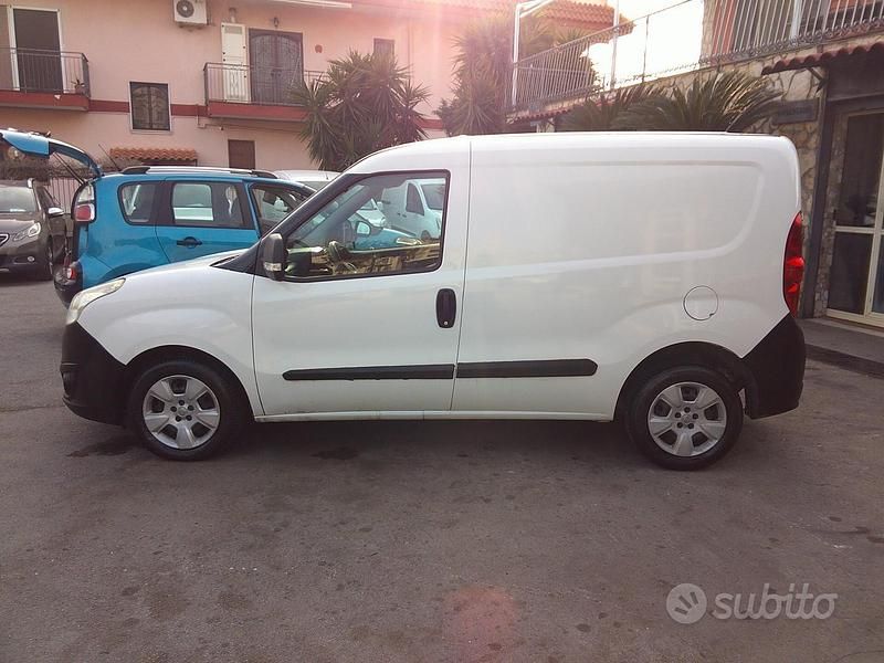 Occasion Opel Combo 105 ch (77 kW) 2014 Blanc Monospace