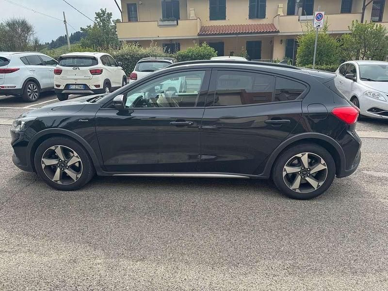 Usata Ford Focus Active 125 CV (91 kW) 2019 Nero